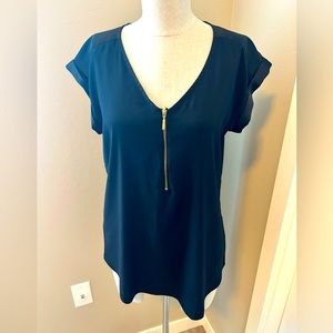 Express shirt sleeves zipper blouse